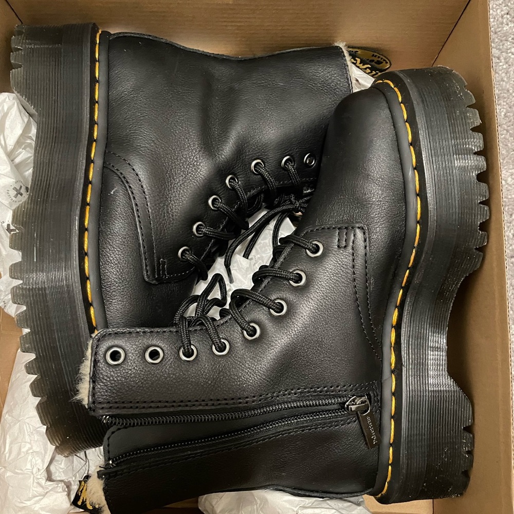 Dr. Martens Jaden FL | Platform Combat boots with Fur lining